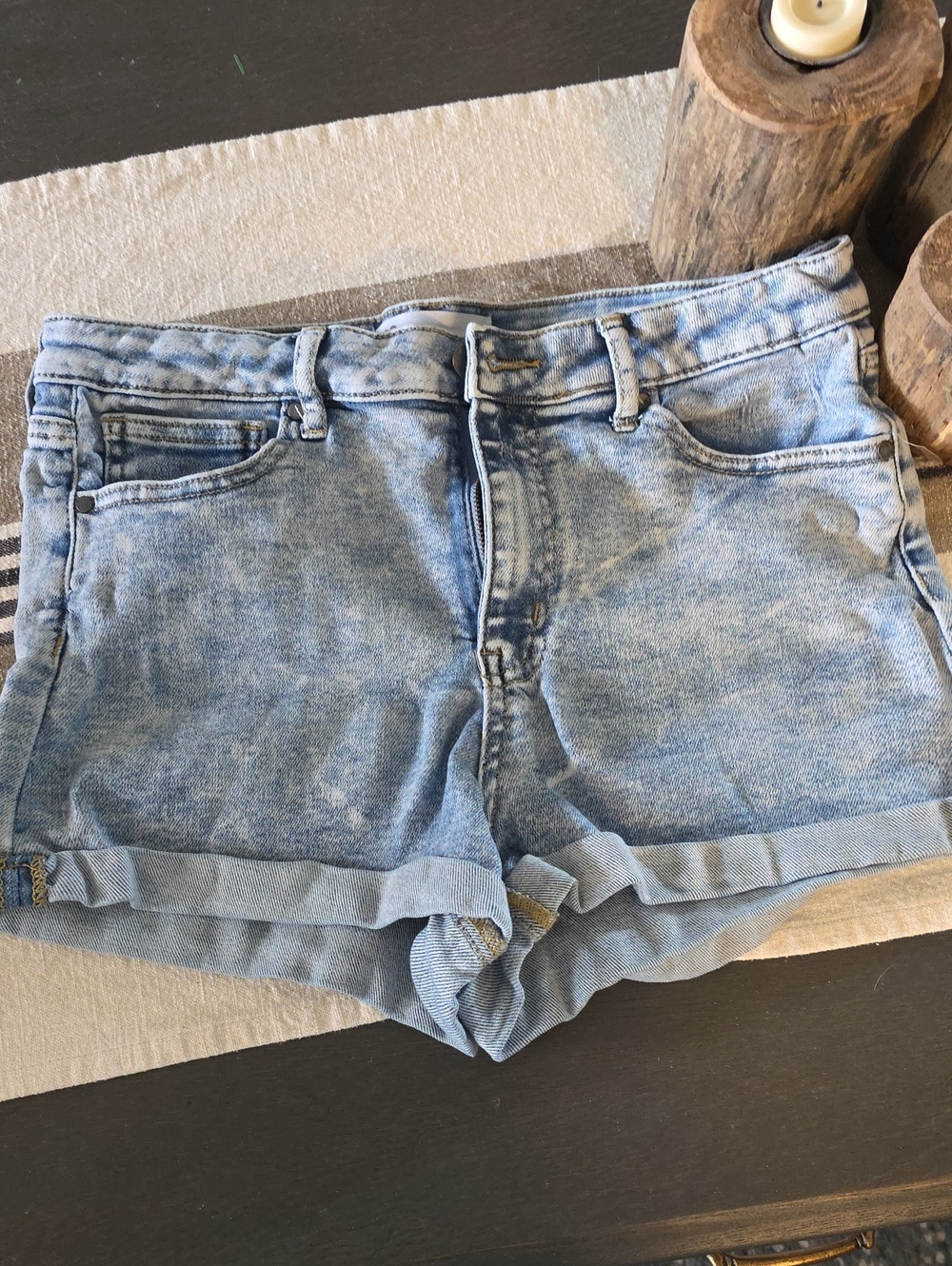 RSQ Light Blue Acid Wash Rolled-Hem Denim Shorts
